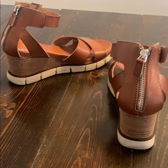 MIA platform sandals - Picture 4 of 4